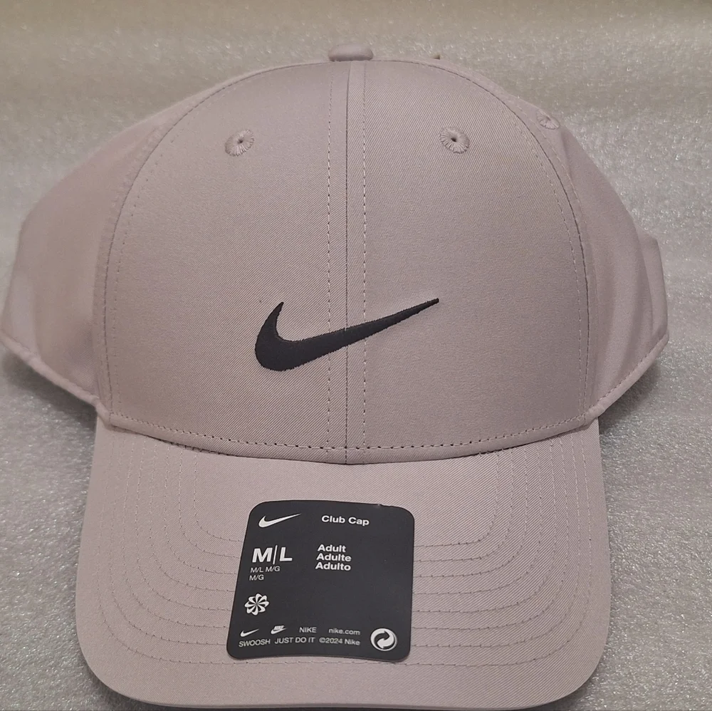 Nike Beige Club Cap - Picture 1 of 3